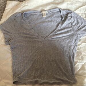 Bozzolo Light Gray V-Neck Ribbed Tee
